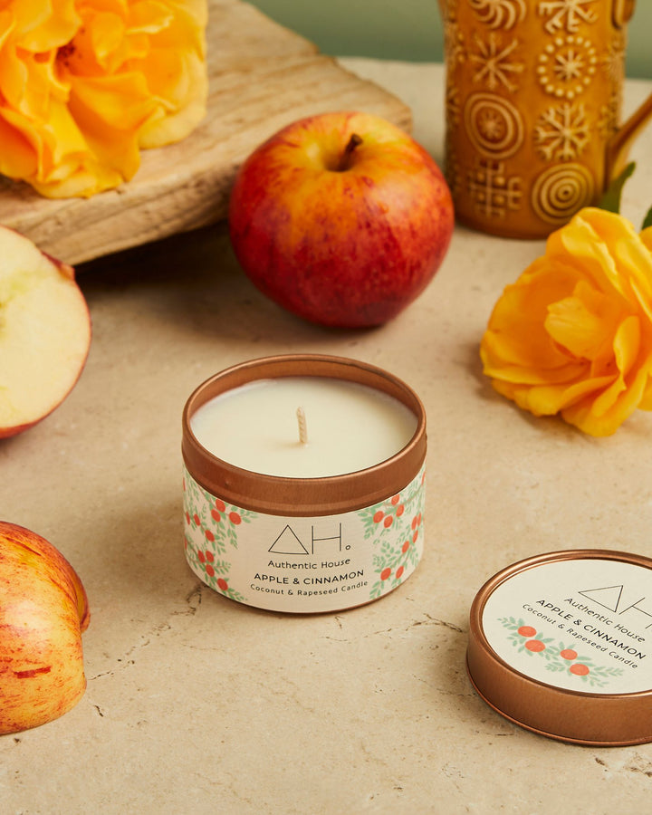 Apple and cinnamon candle Authentic House